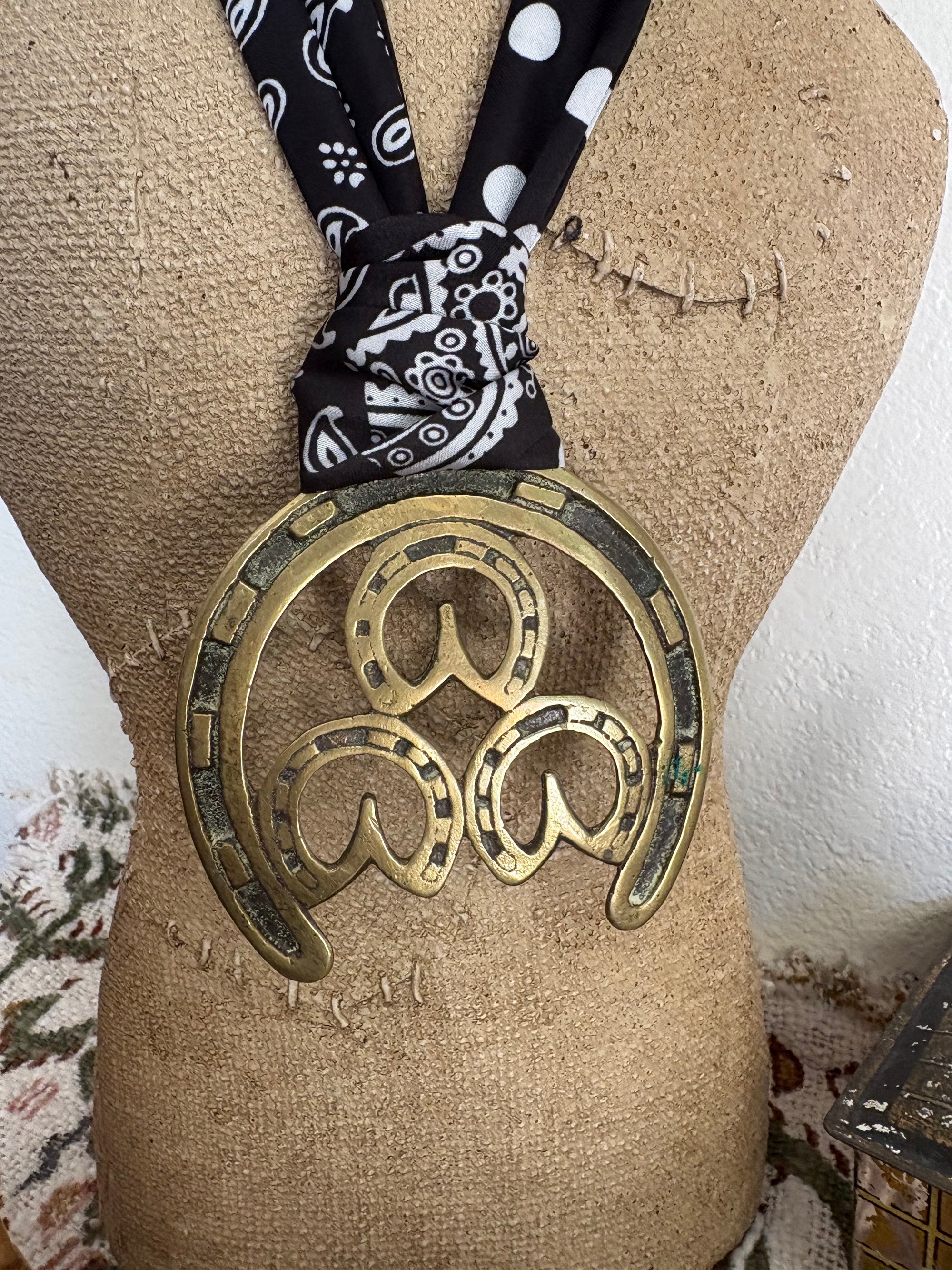 3 Horseshoes in Horseshoe with Black Scarf